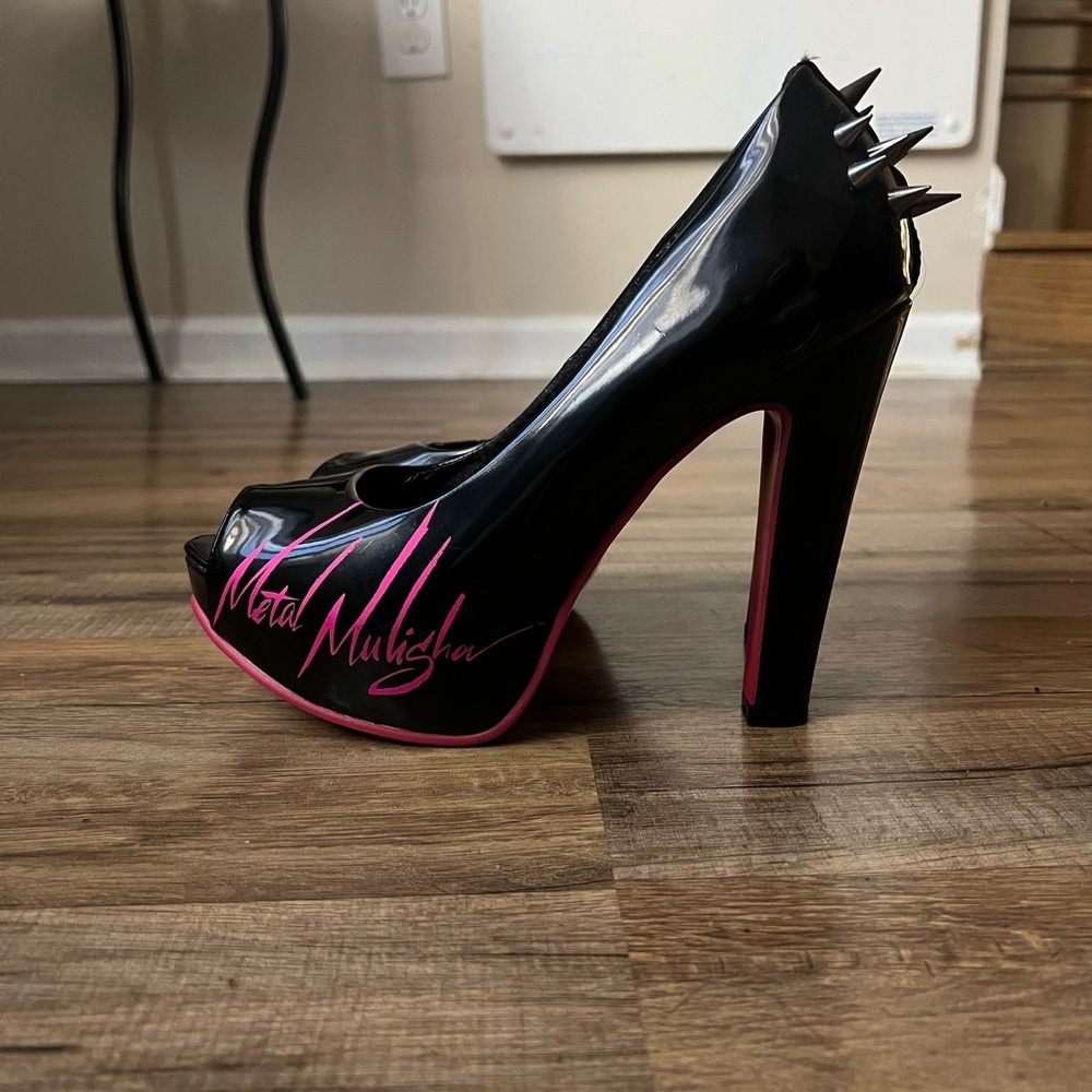 METAL MULISHA PUMPS